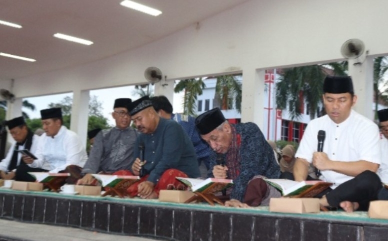 kegiatan Gerakan Etam Mengaji (Gema), yang dibuka langsung oleh Bupati Edi Damansyah di Lapangan Upacara Kantor Bupati Kukar, Tenggarong.