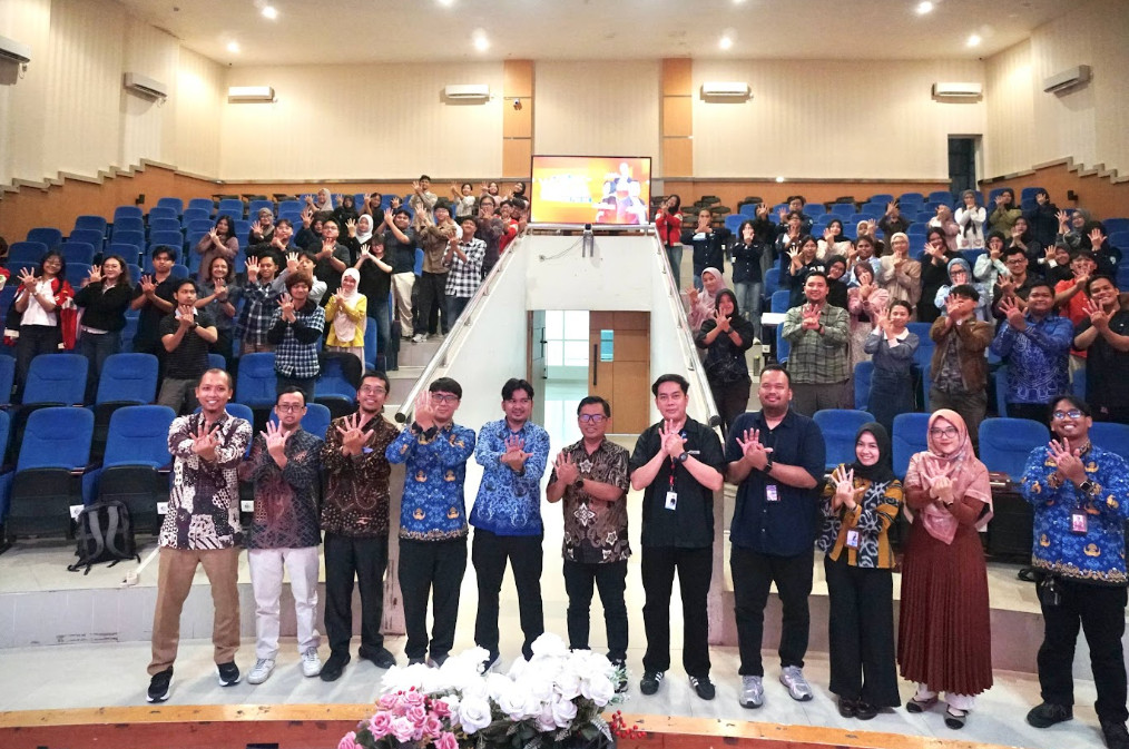 Indibiz Borneo menggelar Workshop Digital Marketing sekaligus sosialisasi Program SOBIZ bagi mahasiswa Program Studi Bisnis Digital di Institut Teknologi Kalimantan. (Dok. Indibiz)